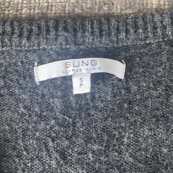 Alfred Sung sweater - Picture 2 of 3